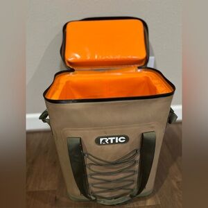 RTIC 30 Backpack Cooler